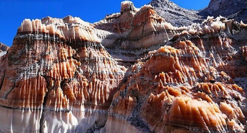 بزرگترین گنبد نمکی خاورمیانه را از نزدیک تماشا کنید.